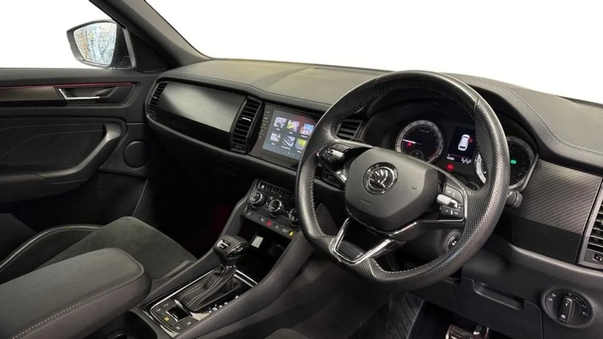 Skoda Kodiaq 2.0 TDI Sportline SUV 5dr Diesel DSG - Image 4