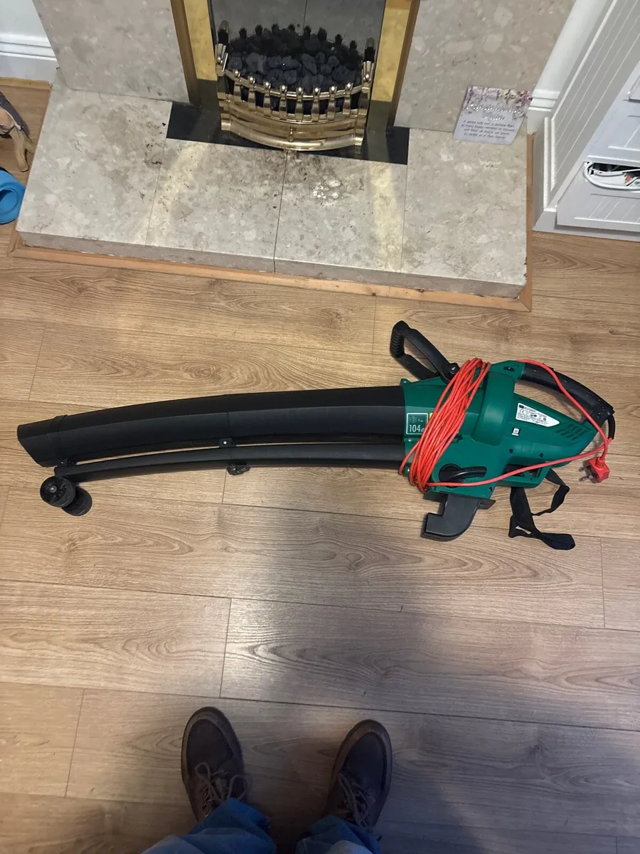 Electric corded Leaf blower (no bag)
