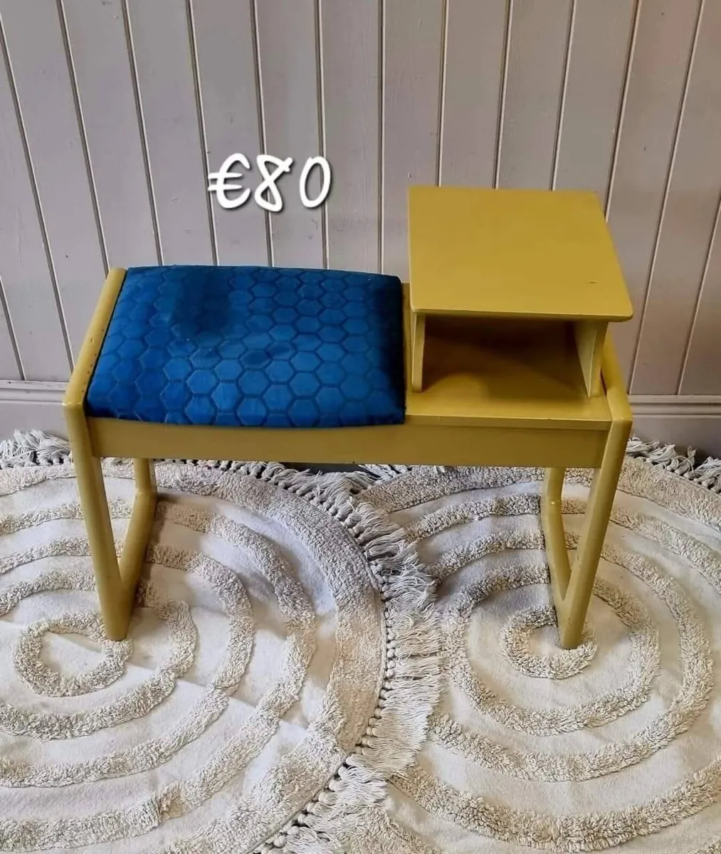 Telephone  table