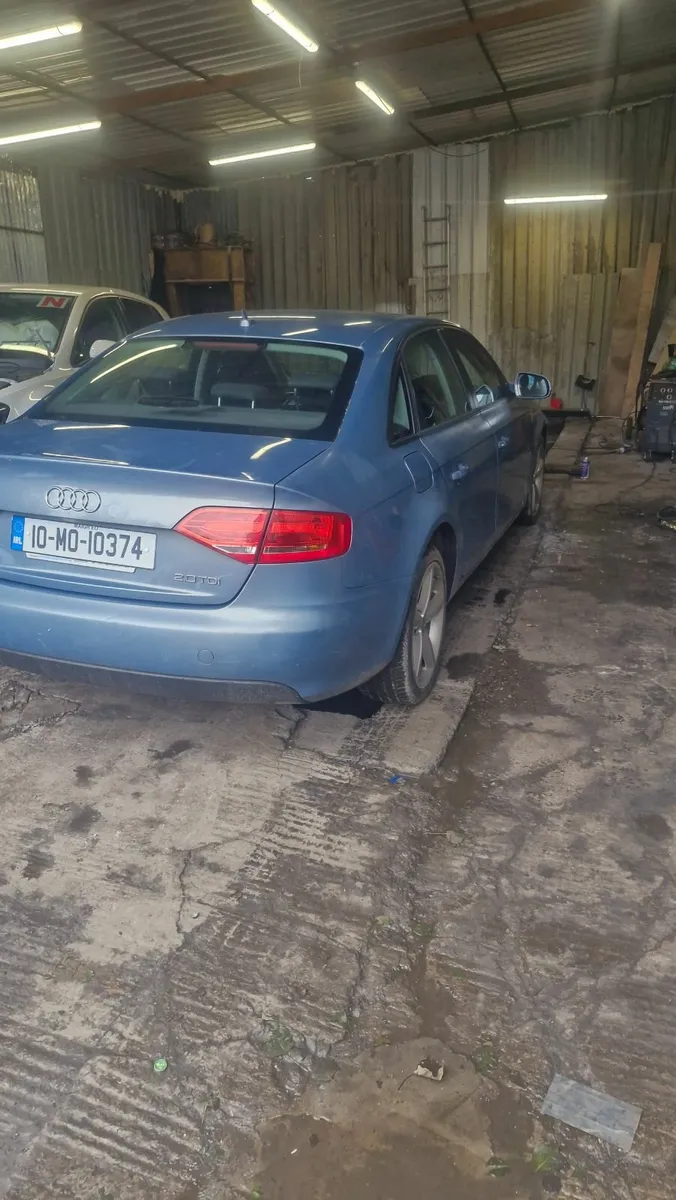 Audi A4 2010 - Image 2