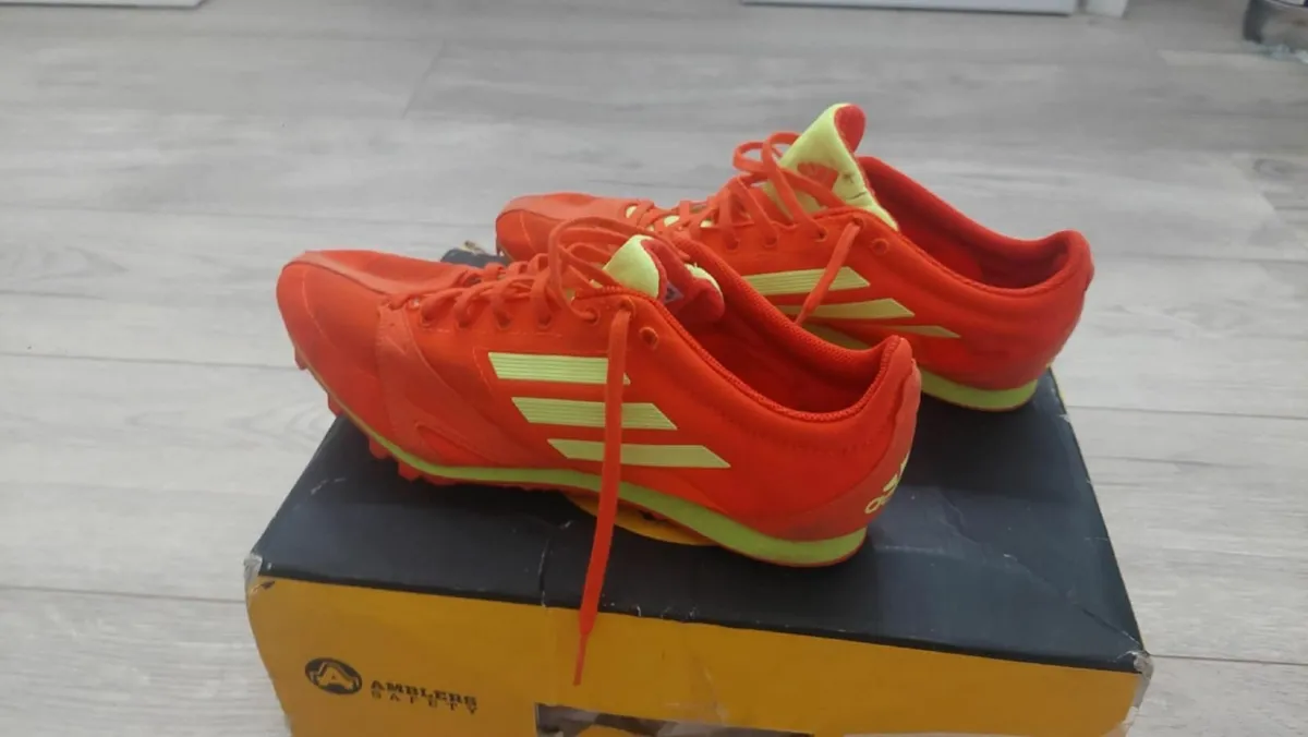 Adidas sprinting shoes size 8.5uk - Image 2