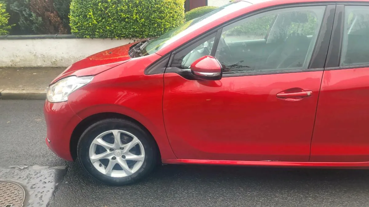 Peugeot 208 year 2014 - Image 4
