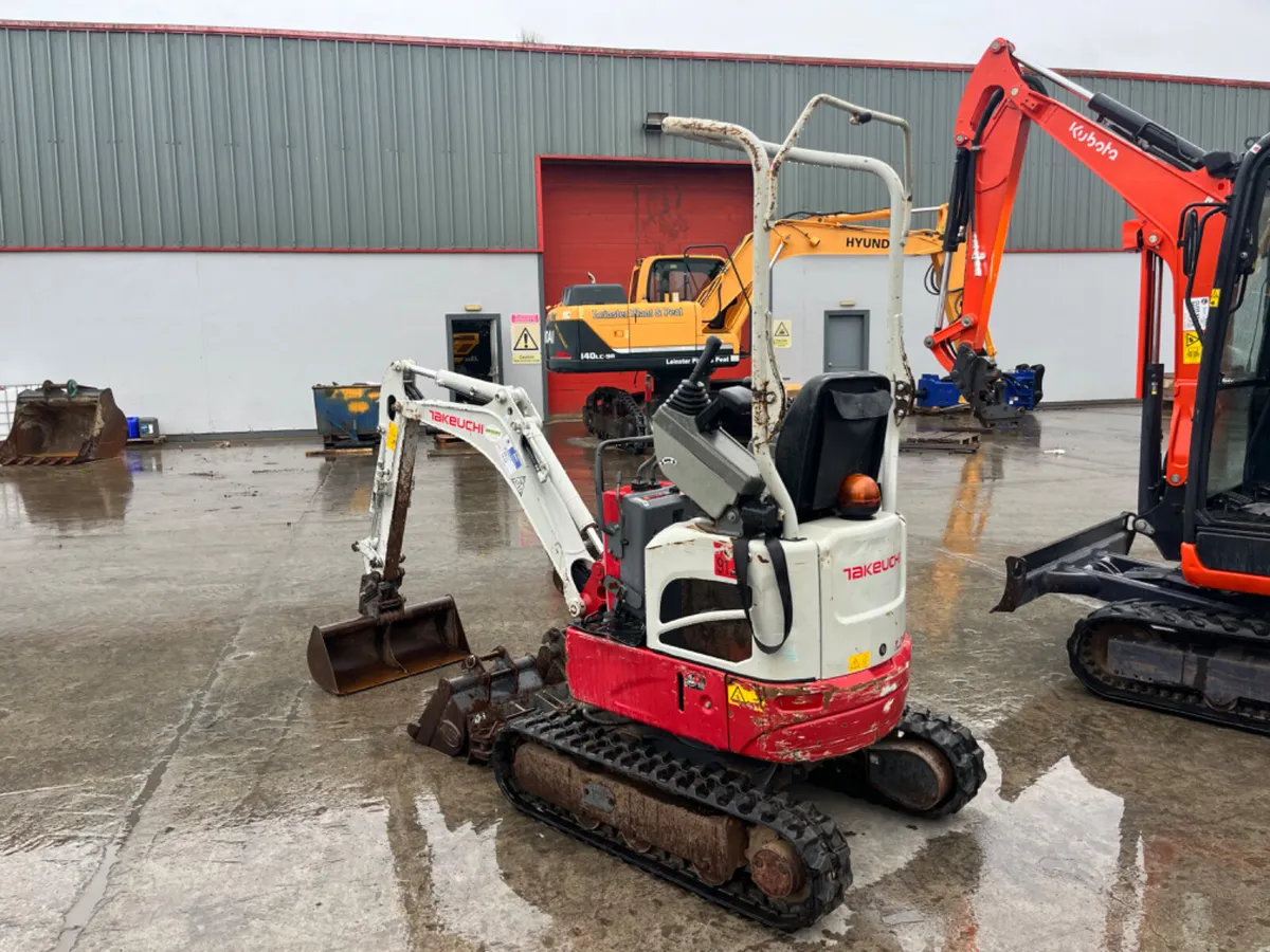 2020 Takeuchi TB210R - Image 3