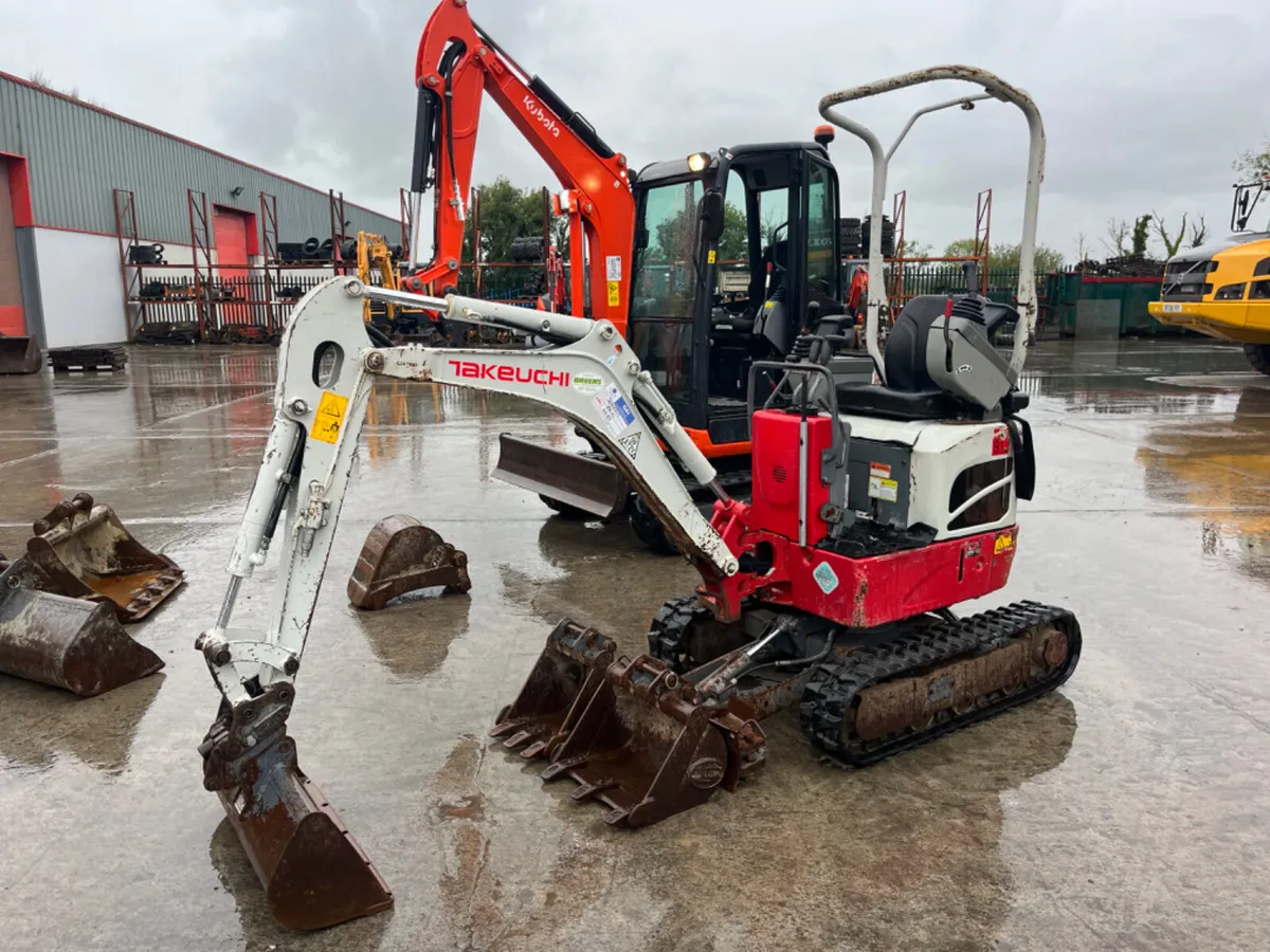 2020 Takeuchi TB210R - Image 2