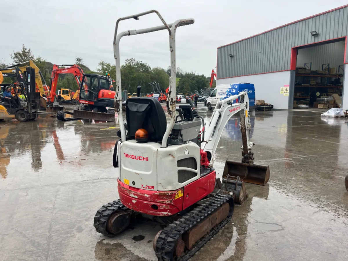 2020 Takeuchi TB210R - Image 4