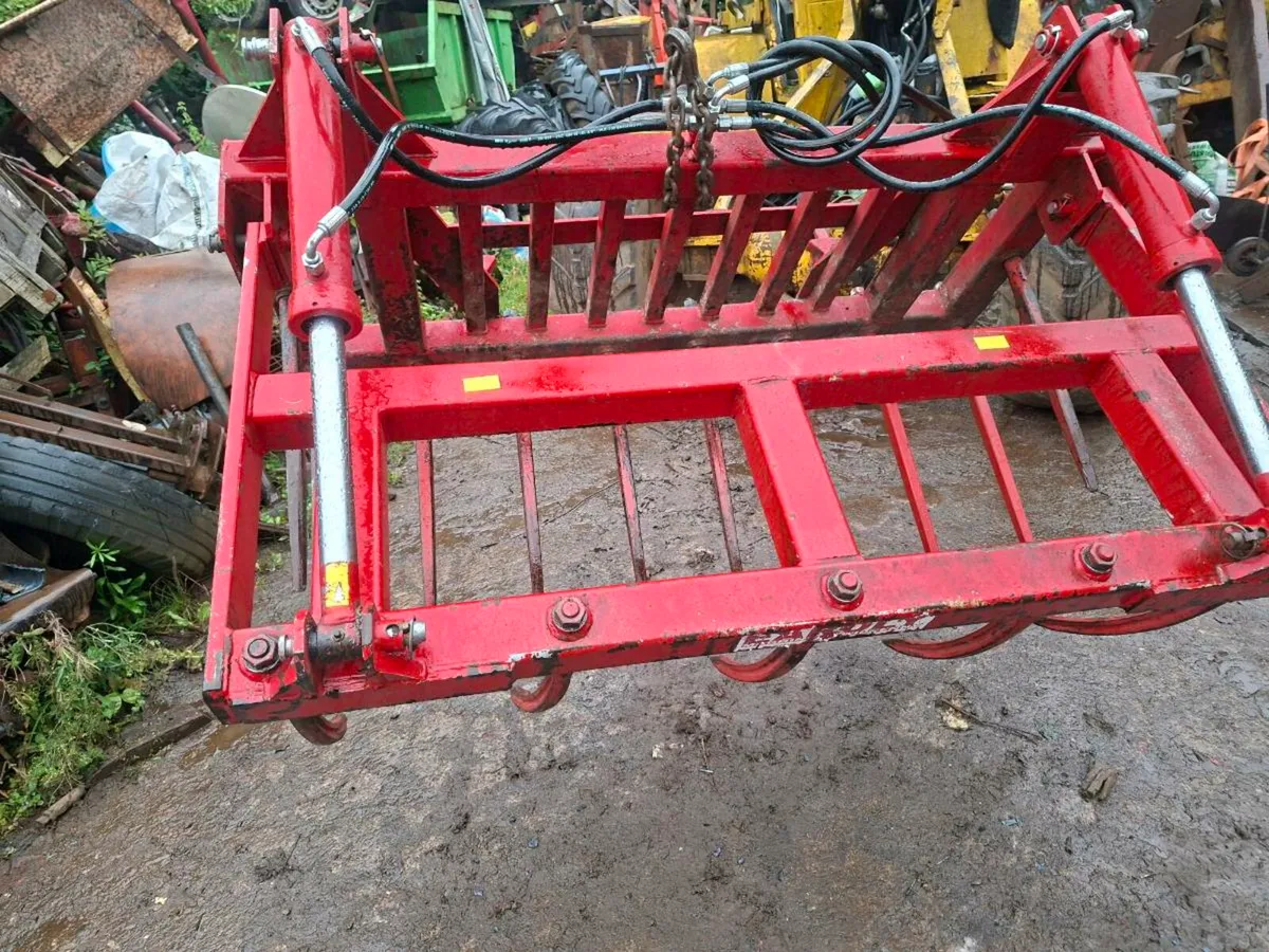 Silage grabsfor sale 4ft and 5ft+other items - Image 1