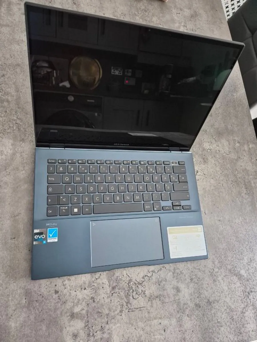 Asus Zenbook 14 OLED - Image 1