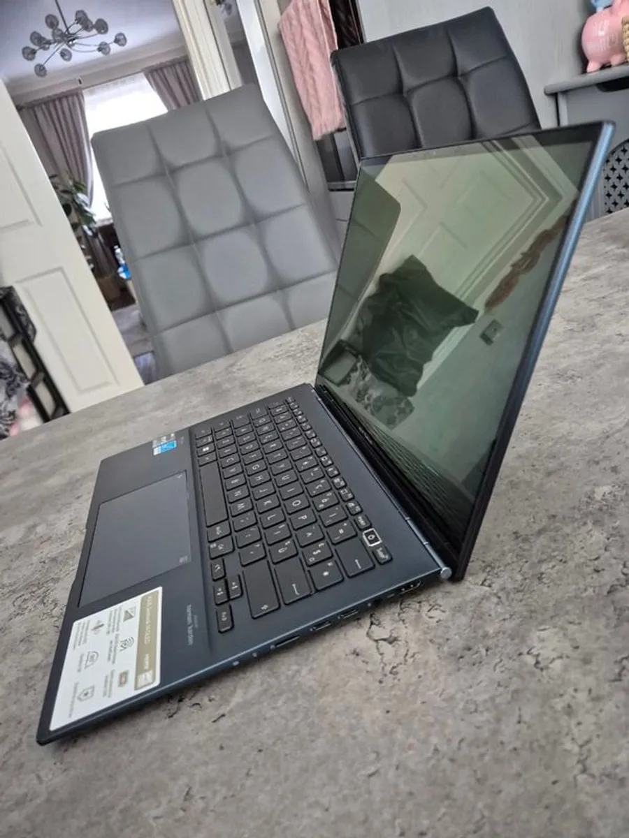Asus Zenbook 14 OLED - Image 3