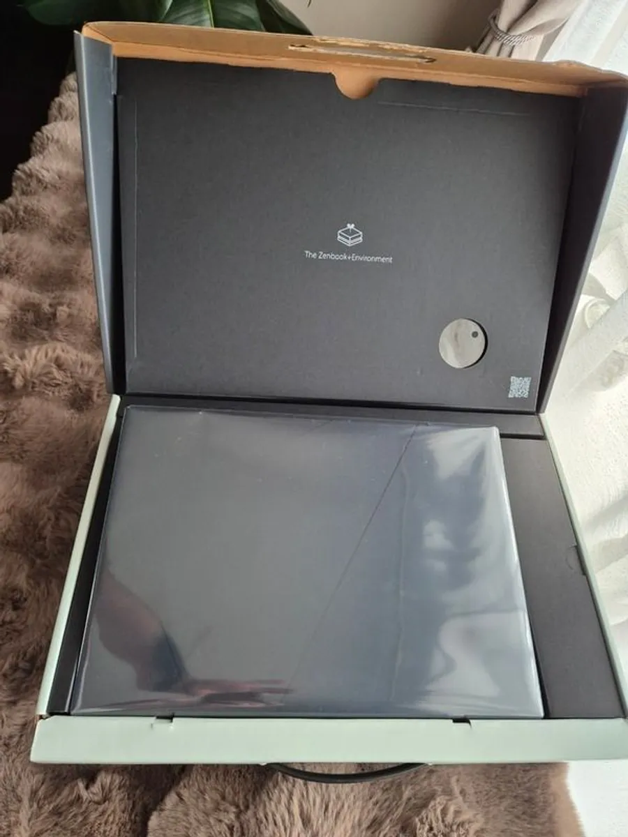 Asus Zenbook 14 OLED - Image 4