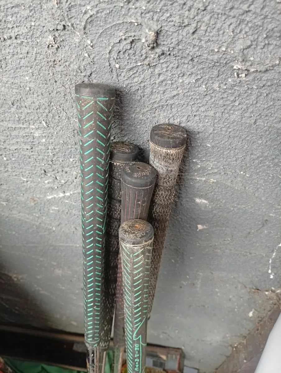 Golfing club - Image 1