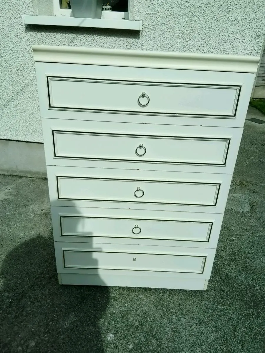 Chest draws - Image 3
