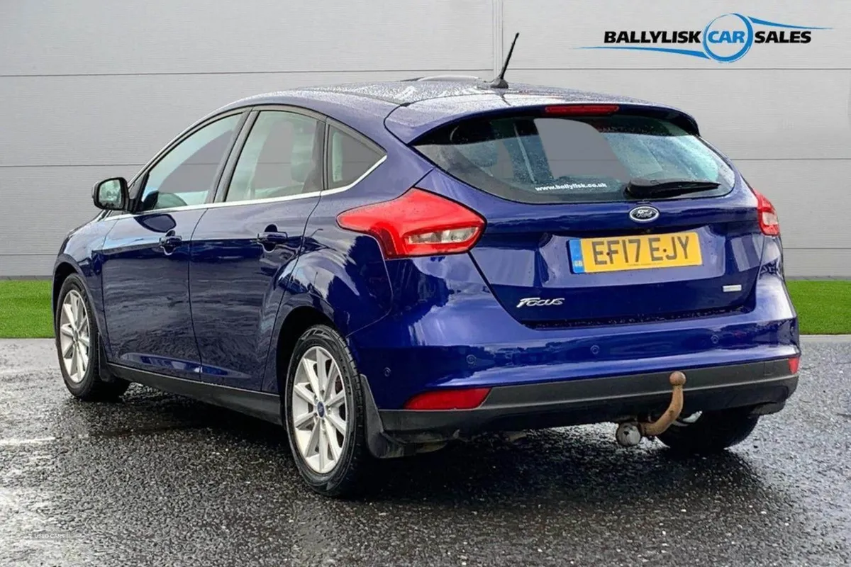Ford Focus 1.0t 100PS Titanium in Blue With 41K - Image 2