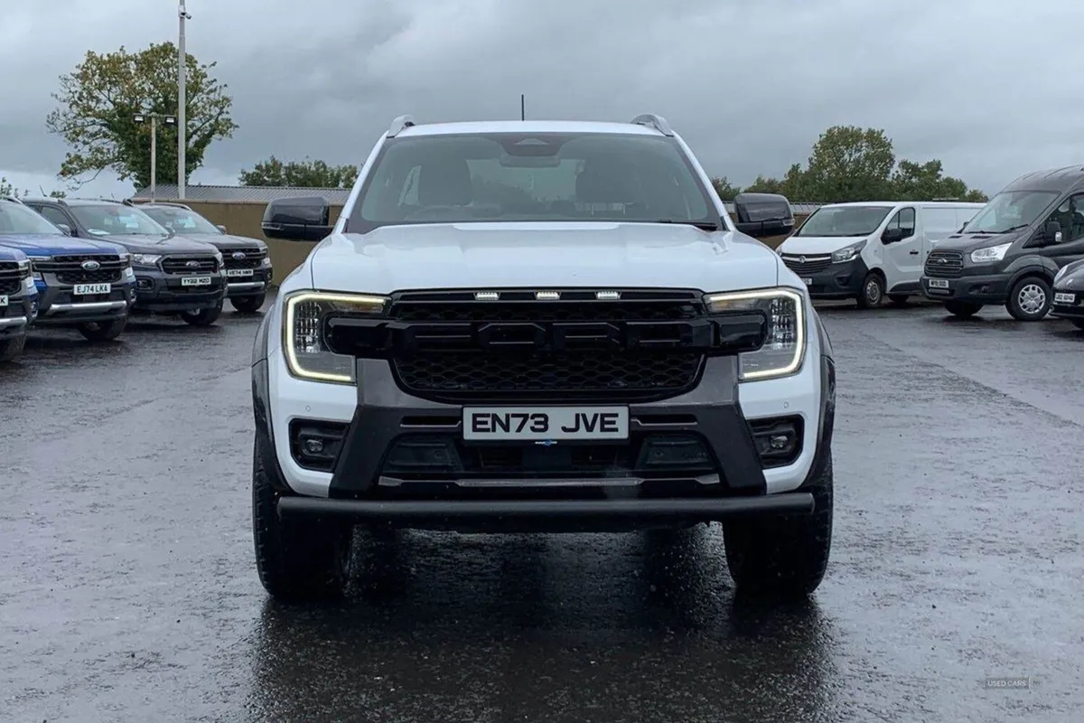 Ford Ranger 2.0 TDI 205PS Wildtrak Auto 4WD in Wh - Image 4