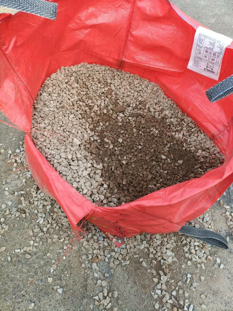 Gravel - Image 2