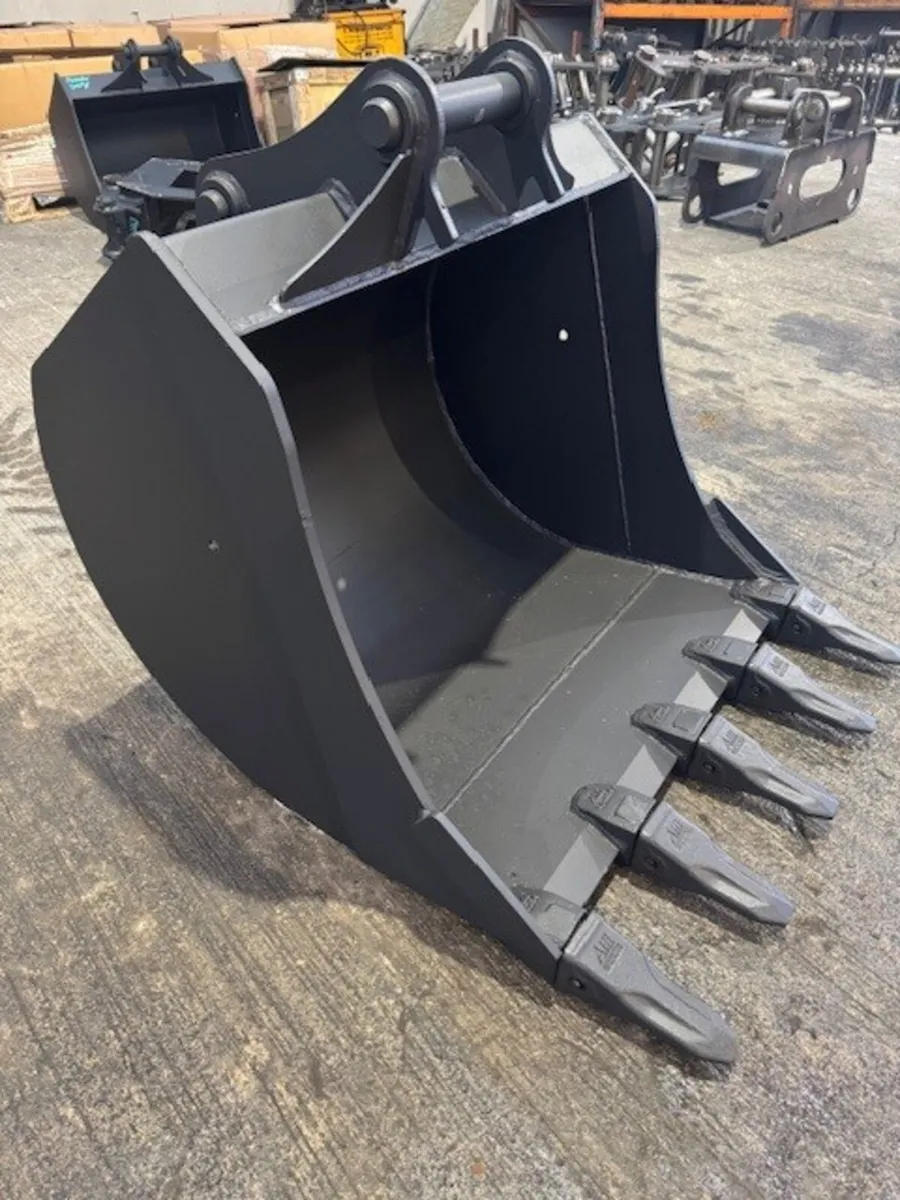 3FT DIGGING BUCKET TO SUIT 6-8 TON MACHINE - Image 1