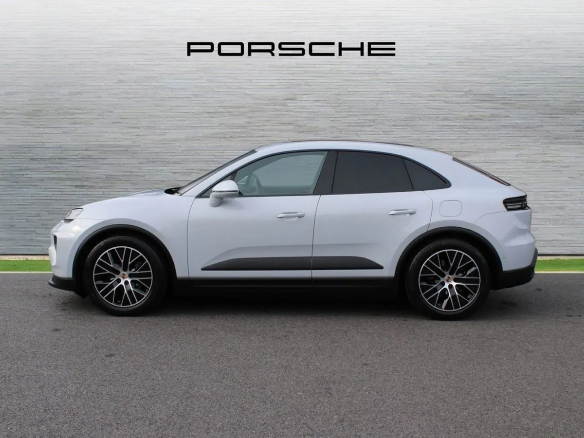 Porsche Macan 4 Electric - Image 3