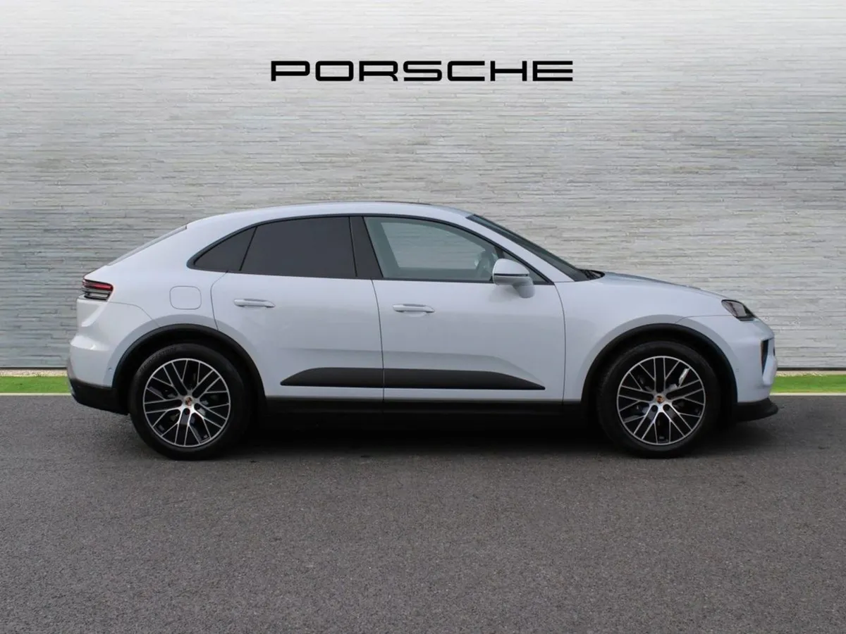 Porsche Macan 4 Electric - Image 4