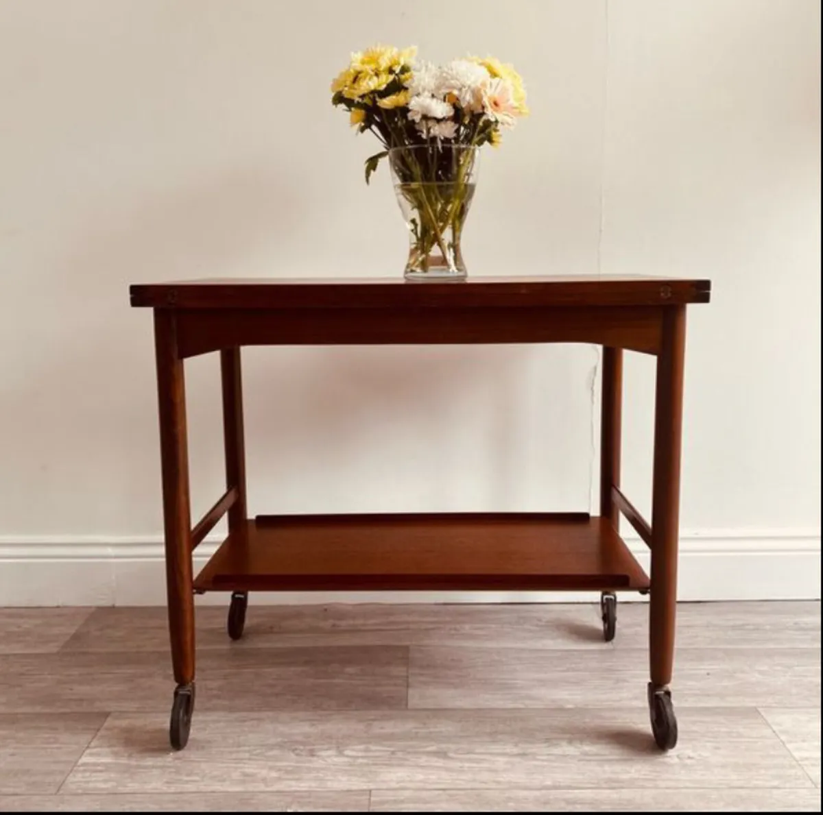 Mid Century Extendable Tea Trolley Side Table - Image 1