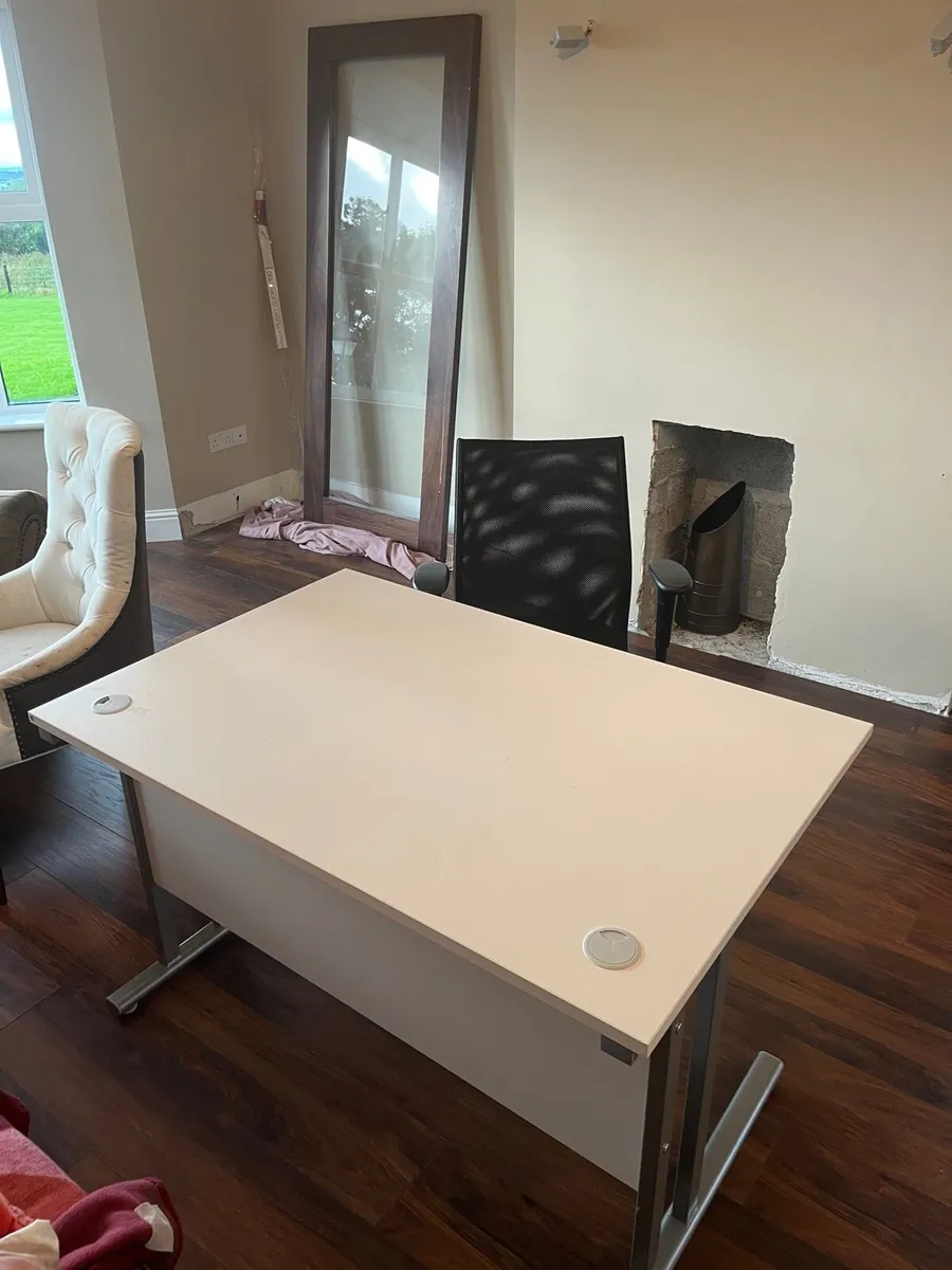 Desk and chair - Image 1