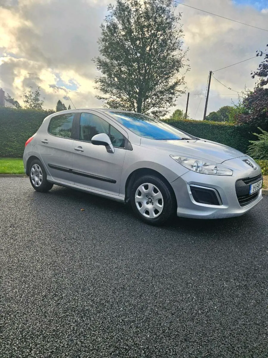 Peugeot 308 - Image 1