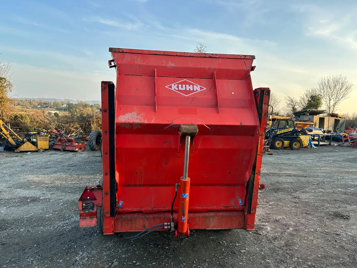 2012 Kuhn 5570 Primor Bale Chopper - Image 3