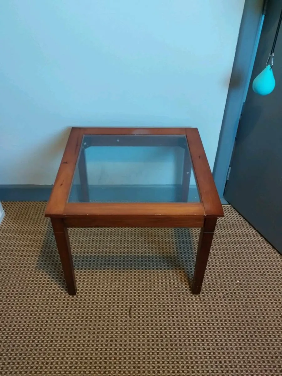 Coffee table with glass top - Image 1