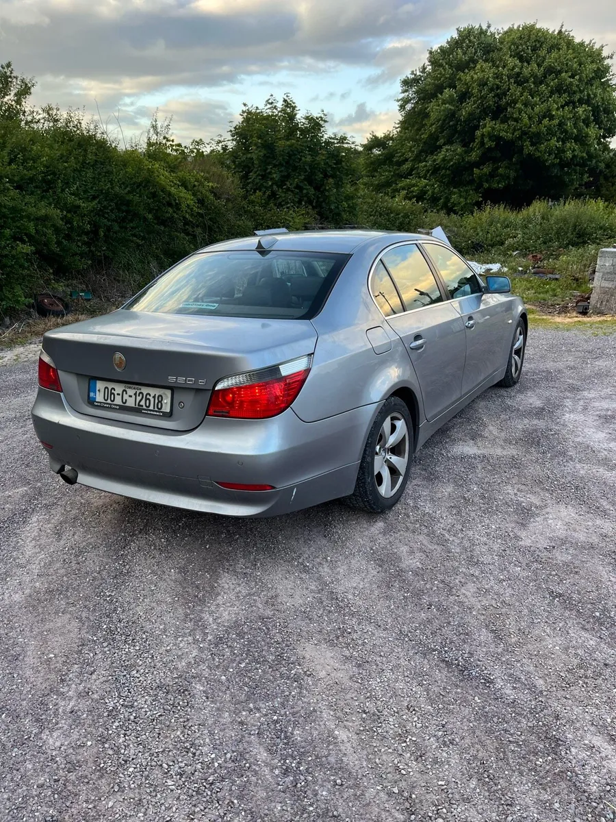 BMW 520d 2006 - Image 2