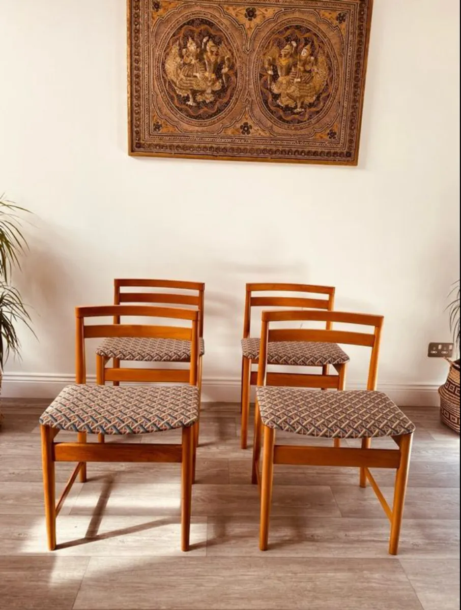 Mid Century Dining Chairs x 4 - Image 1