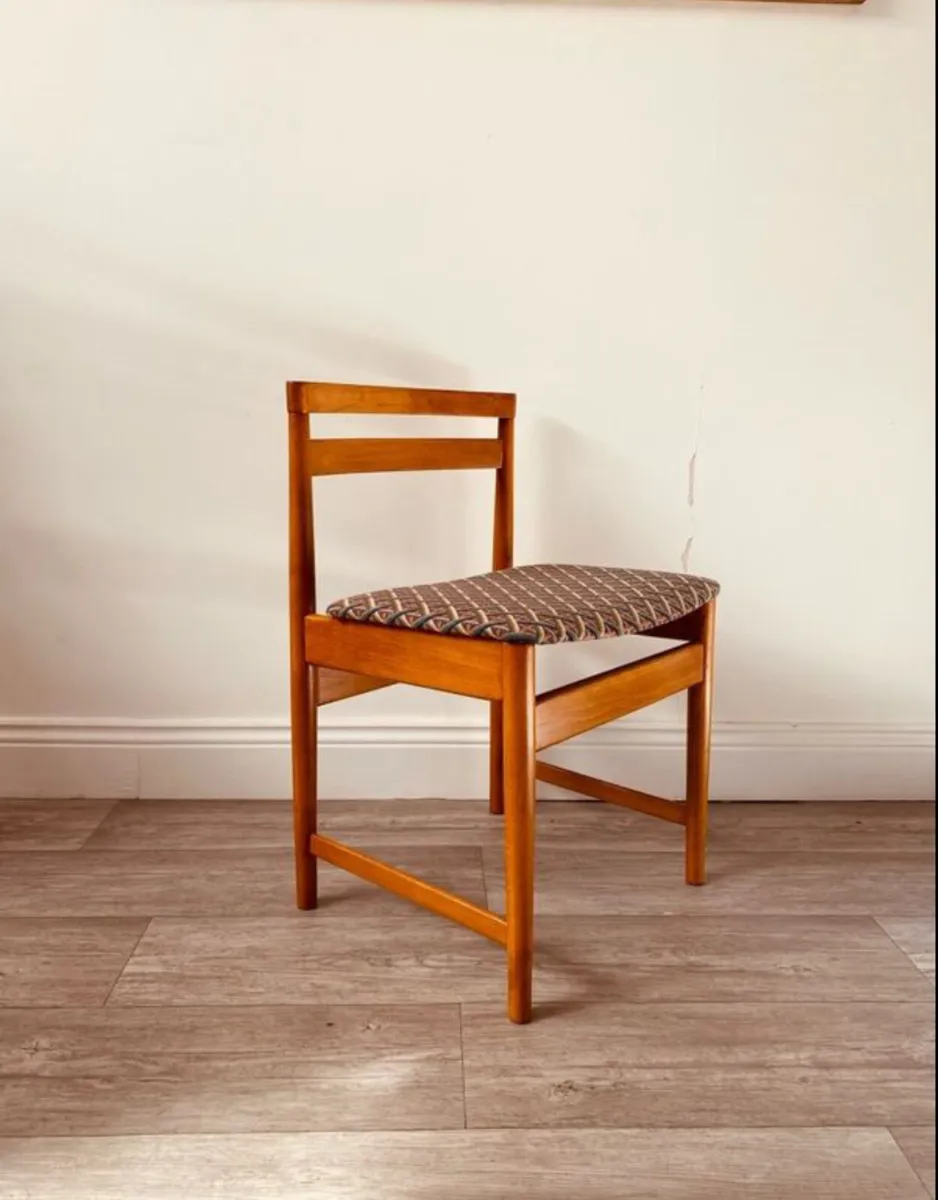 Mid Century Dining Chairs x 4 - Image 2