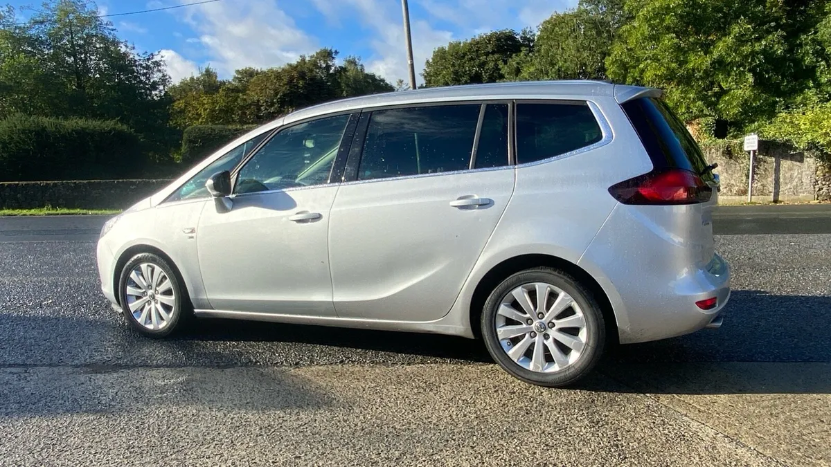 Opel Zafira Tourer 2.0 Automatic - Image 3