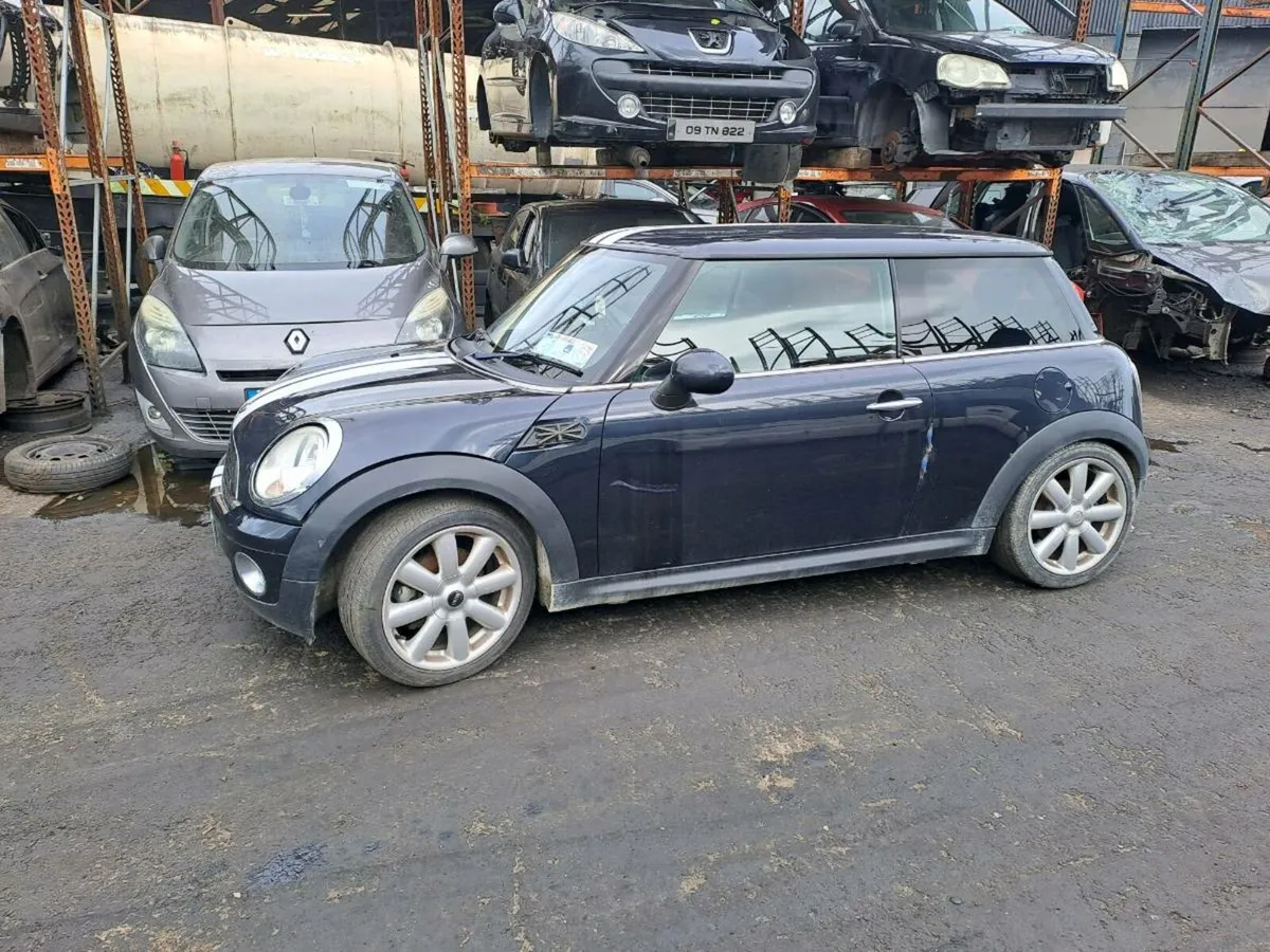 09 Mini Cooper petrol breaking for parts - Image 2
