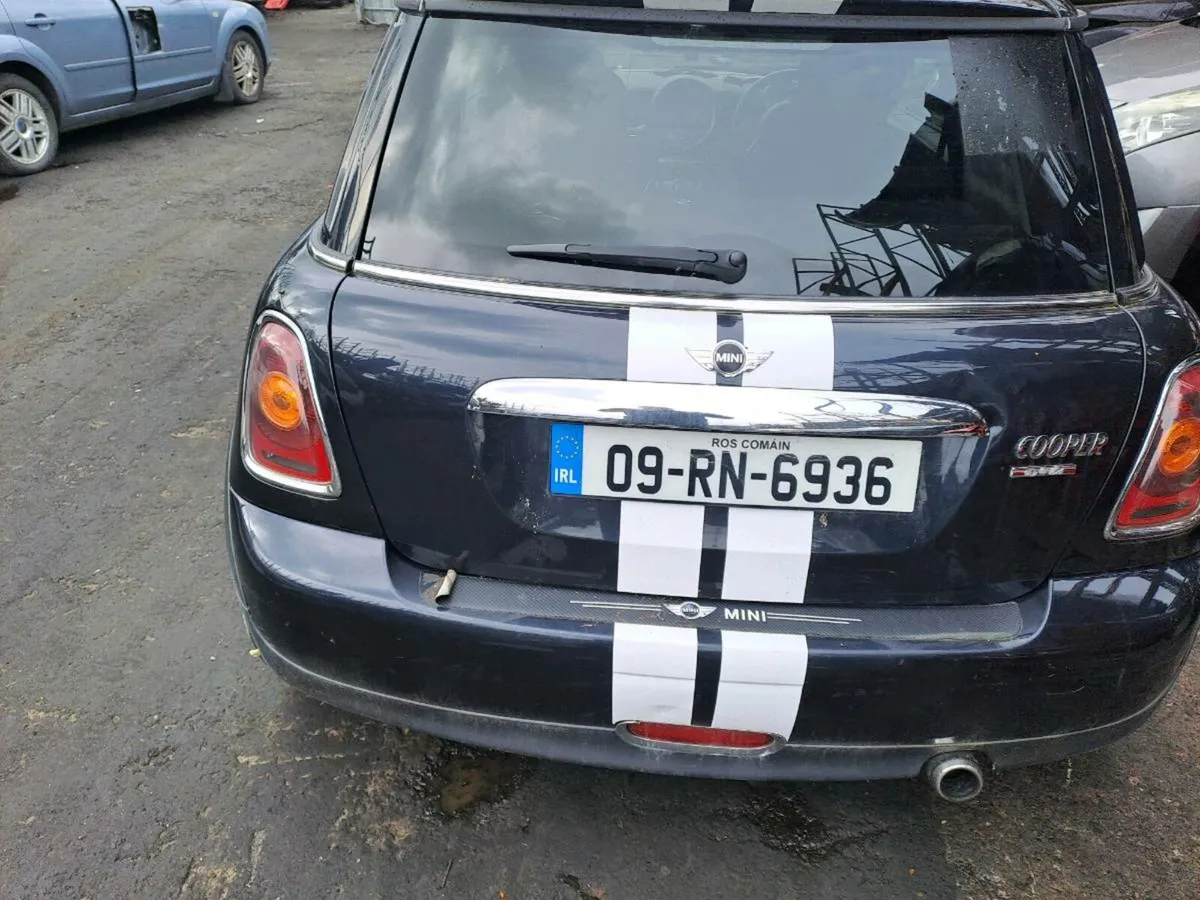 09 Mini Cooper petrol breaking for parts - Image 3