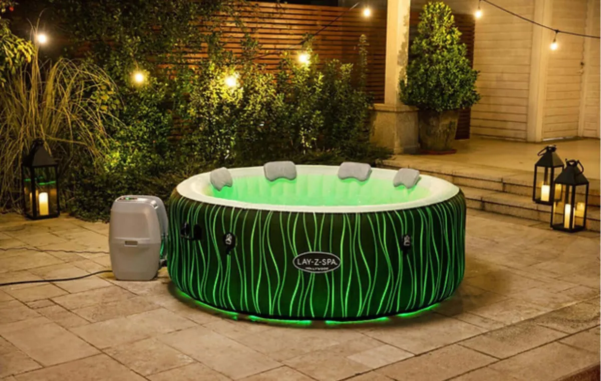 Lay Z Spa HOLLYWOOD airjet hot tub with Led lights - Image 2
