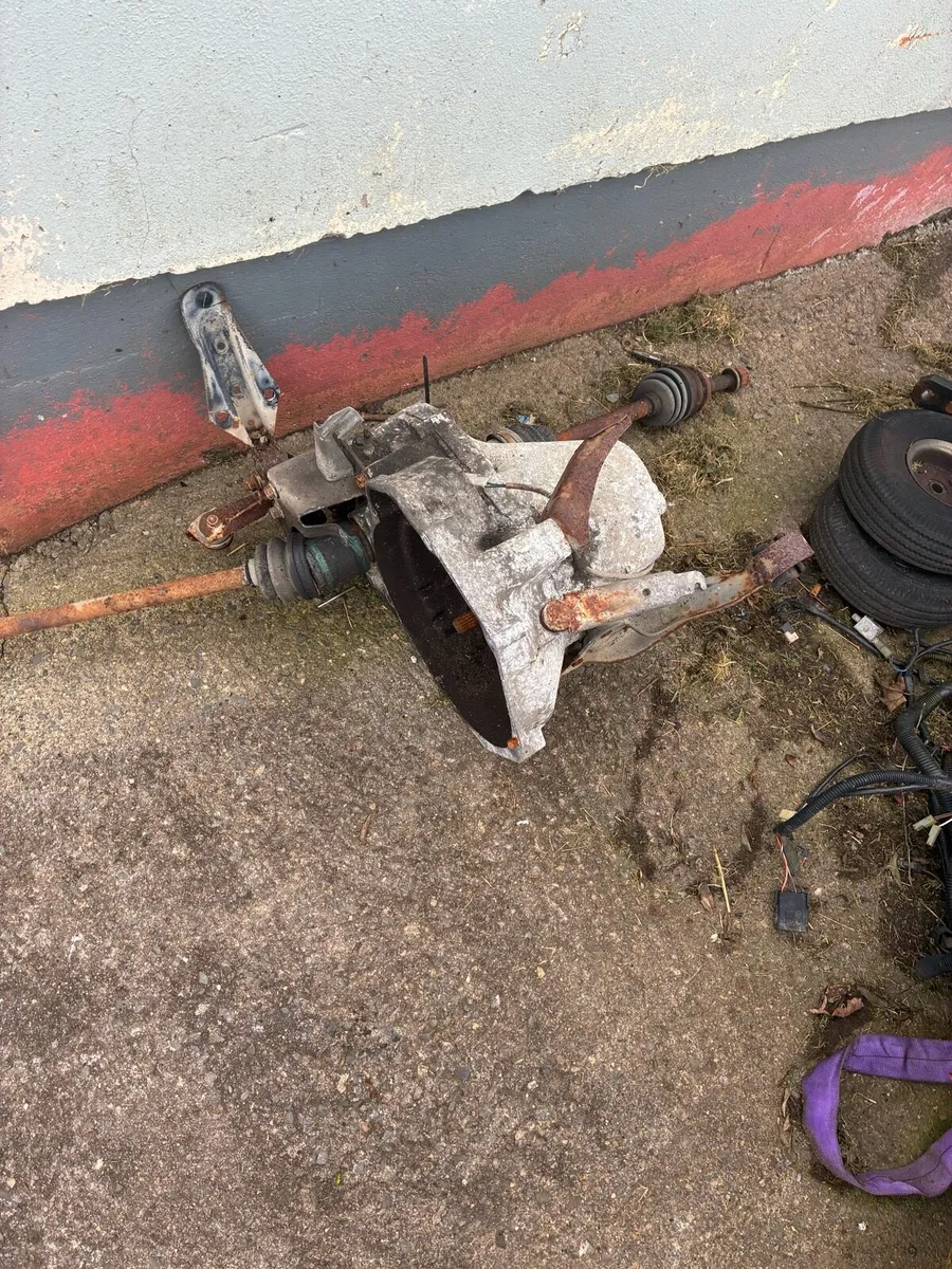 Nissan Micra K10 Gearbox - Image 1