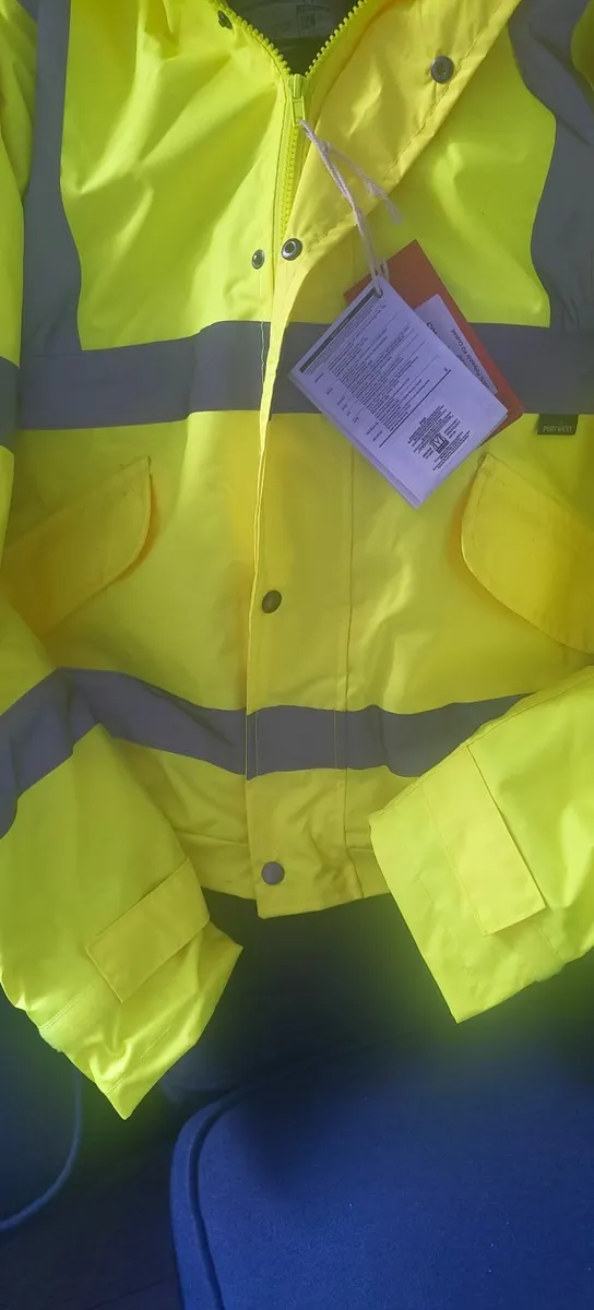 Brand New Portwest  Hi Vis  bomber jacket SIZE M - Image 1
