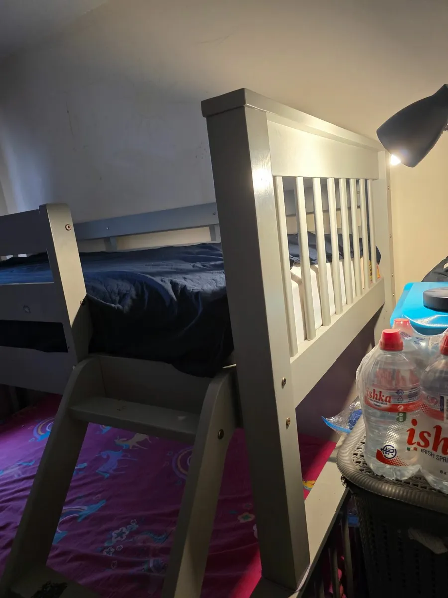 Bunk bed - Image 1