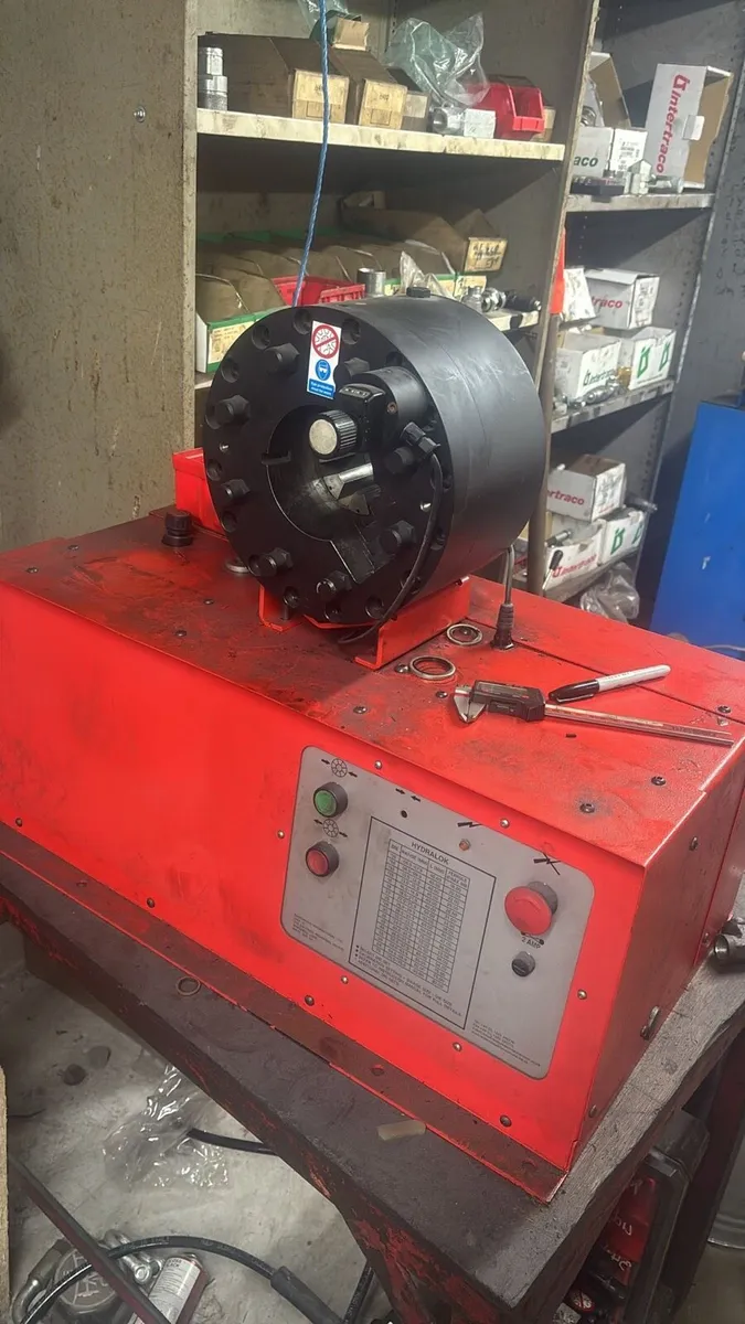Hydraulic pipe machine - Image 1