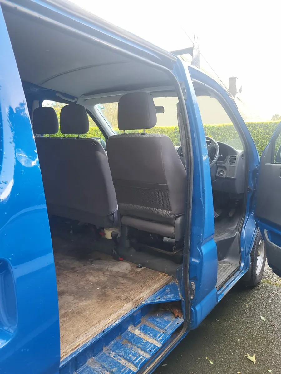 Toyota HI ACE - Image 3