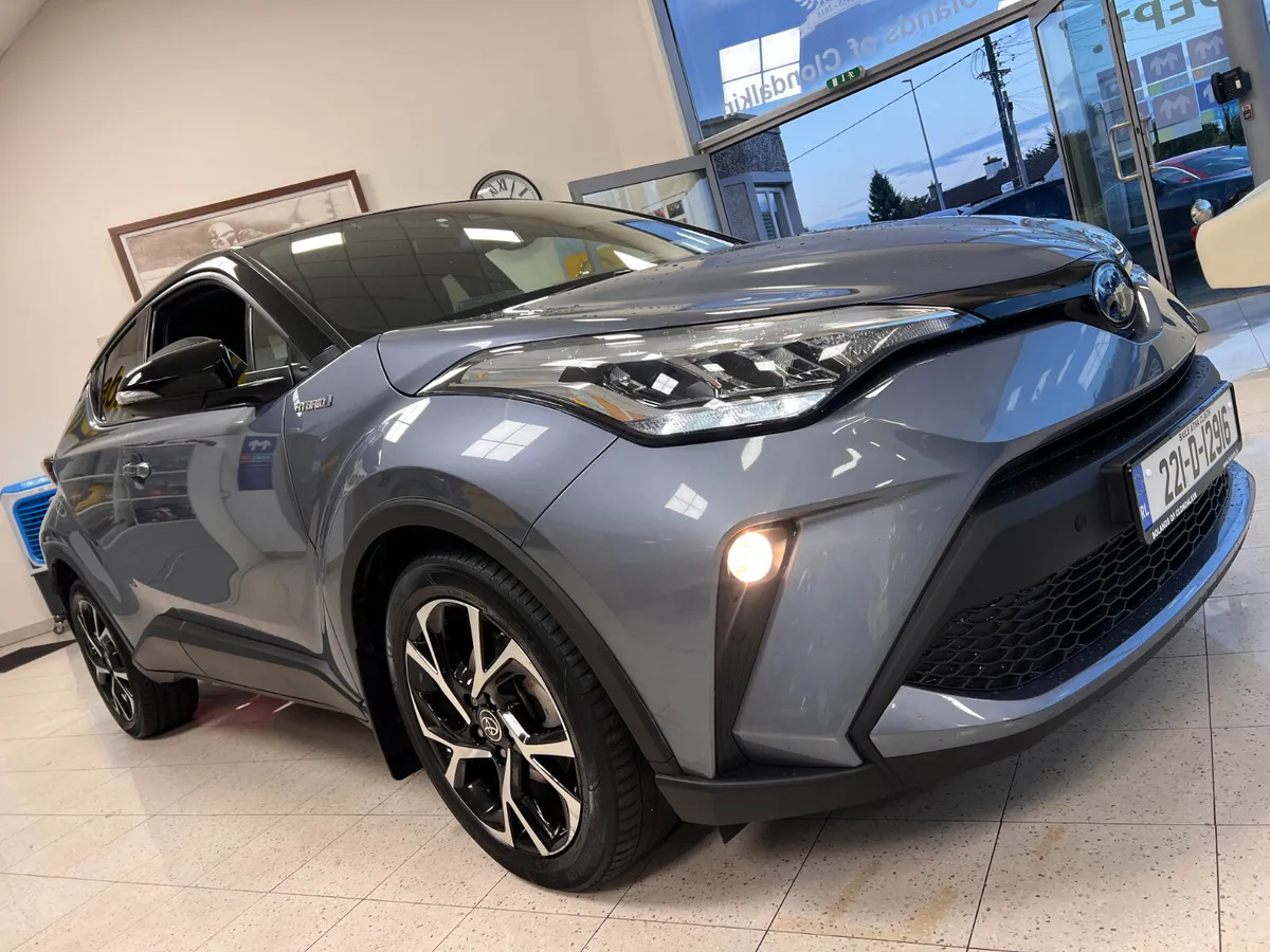 Superb Value Low Kms High Spec 1 Owner Hybrid Spor - Image 1