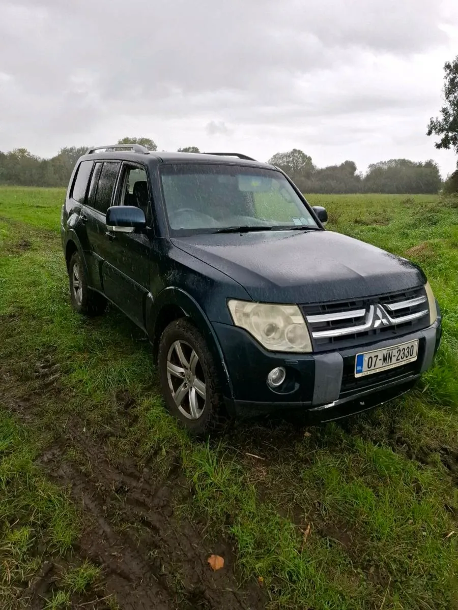 Mitsubishi Pajero Jeep - Image 1