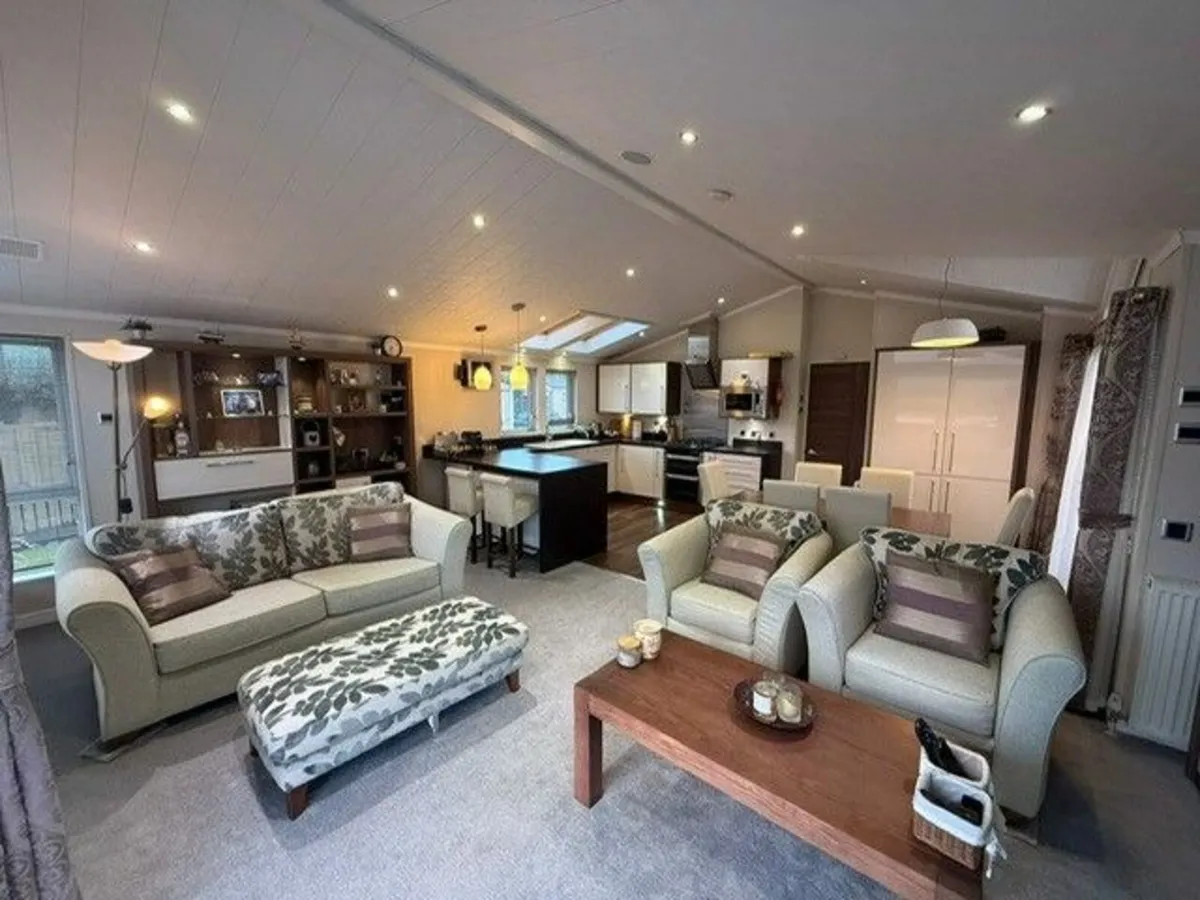 2014 Willerby New Hampshire 3 Bed Mobile Home - Image 1