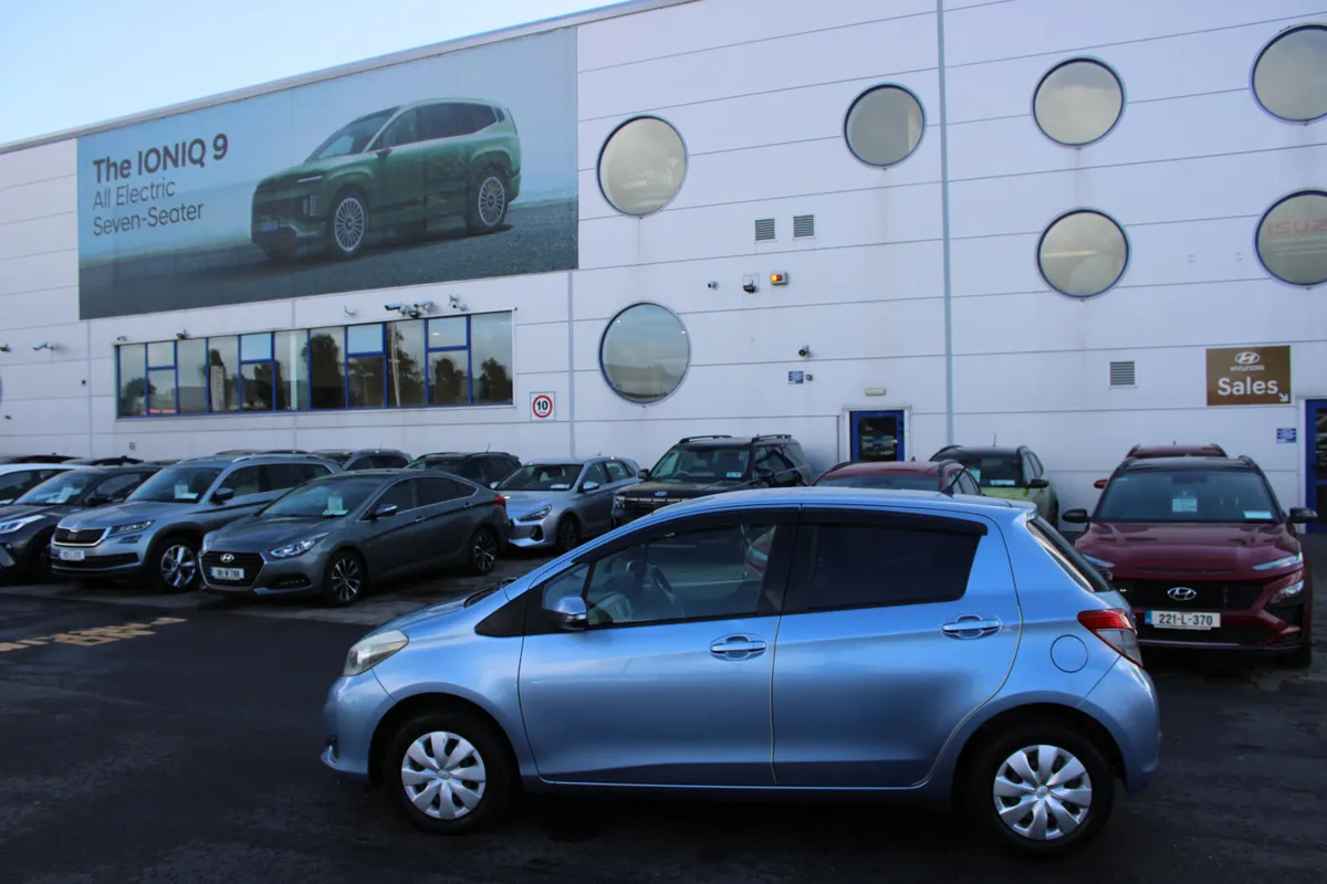 Toyota Vitz 2013 - Image 2