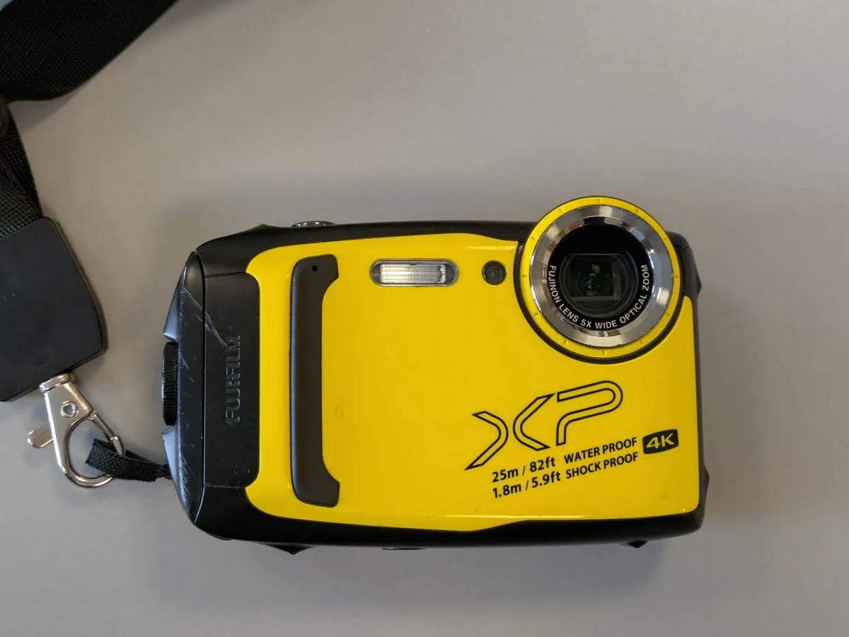 Fujifilm XP140 - 16MP waterproof 💦 digital camera - Image 1
