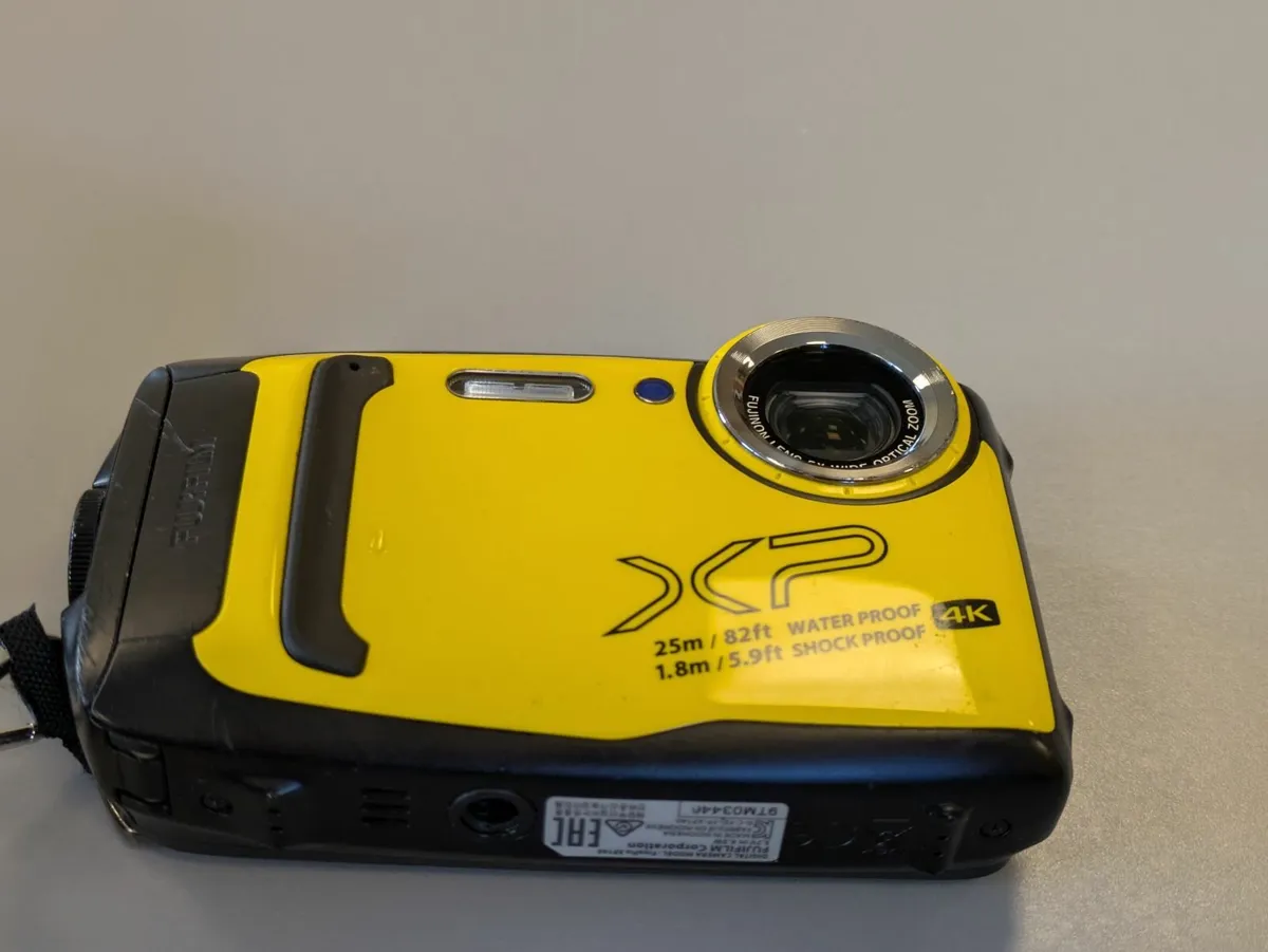 Fujifilm XP140 - 16MP waterproof 💦 digital camera - Image 3