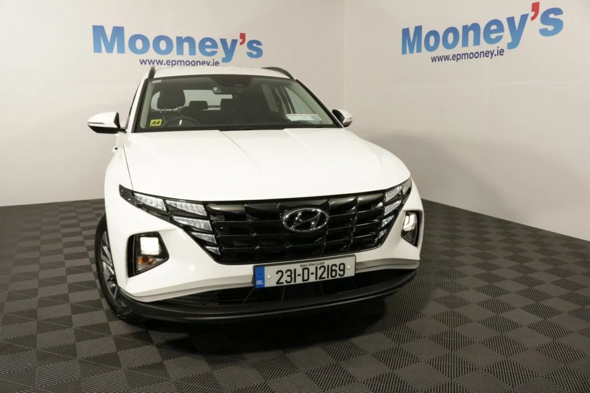 Hyundai Tucson Executive 1.6l Diesel SUV - Image 2