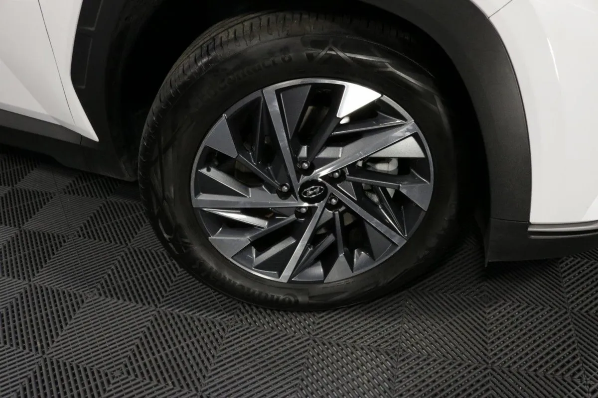 Hyundai Tucson Executive 1.6l Diesel SUV - Image 3