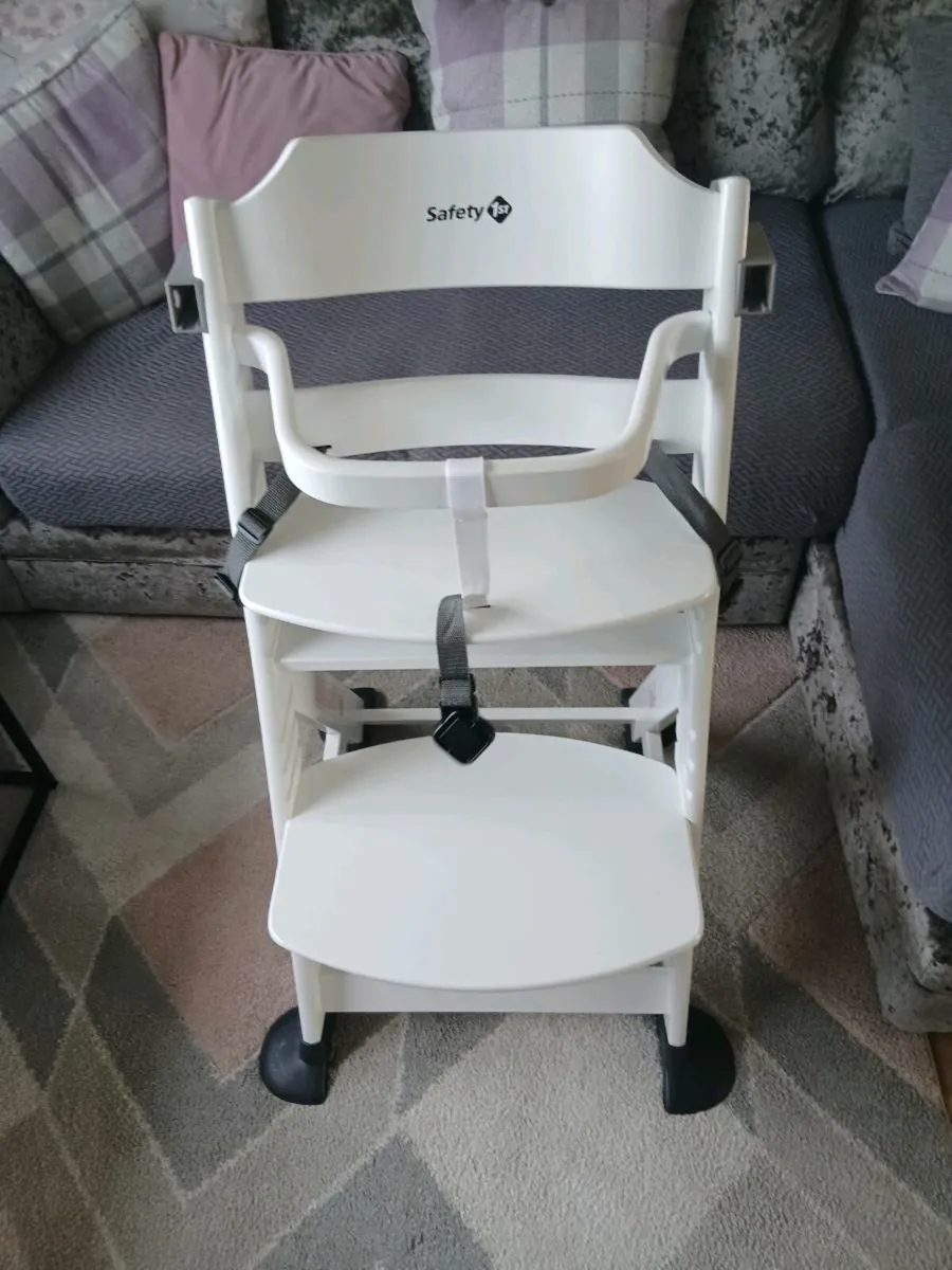 High chair - Image 2