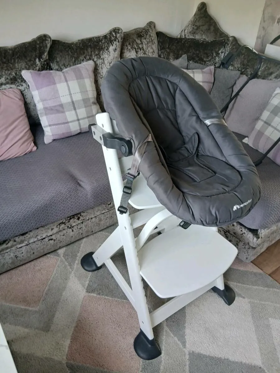 High chair - Image 1
