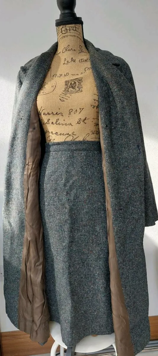 Tweed ladies Coat - Image 4