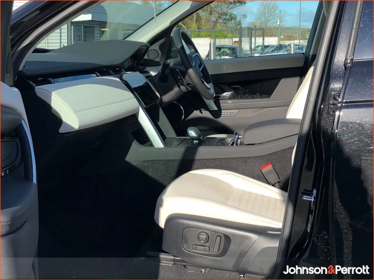 Land Rover Discovery Sport 1.5 I3 Phev 309 PS AWD - Image 4